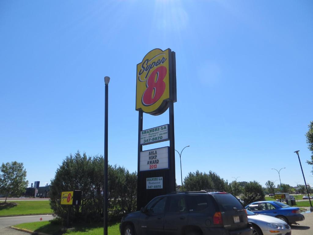 Super 8 By Wyndham Red Deer Hotel Exterior foto