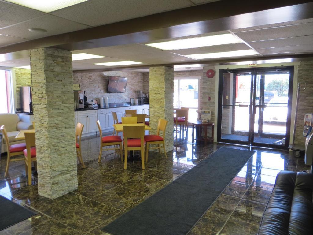 Super 8 By Wyndham Red Deer Hotel Exterior foto