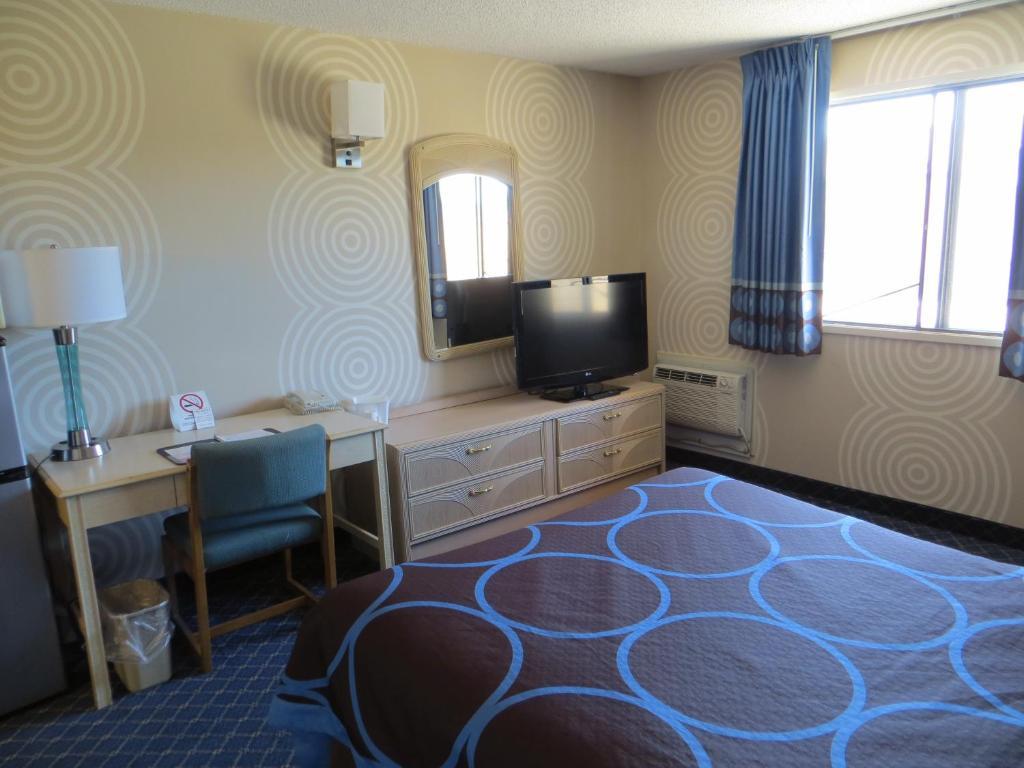 Super 8 By Wyndham Red Deer Hotel Cameră foto
