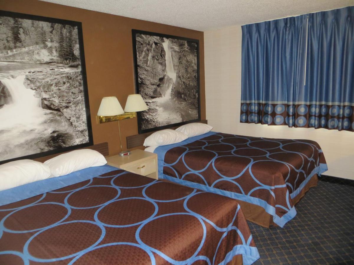 Super 8 By Wyndham Red Deer Hotel Cameră foto