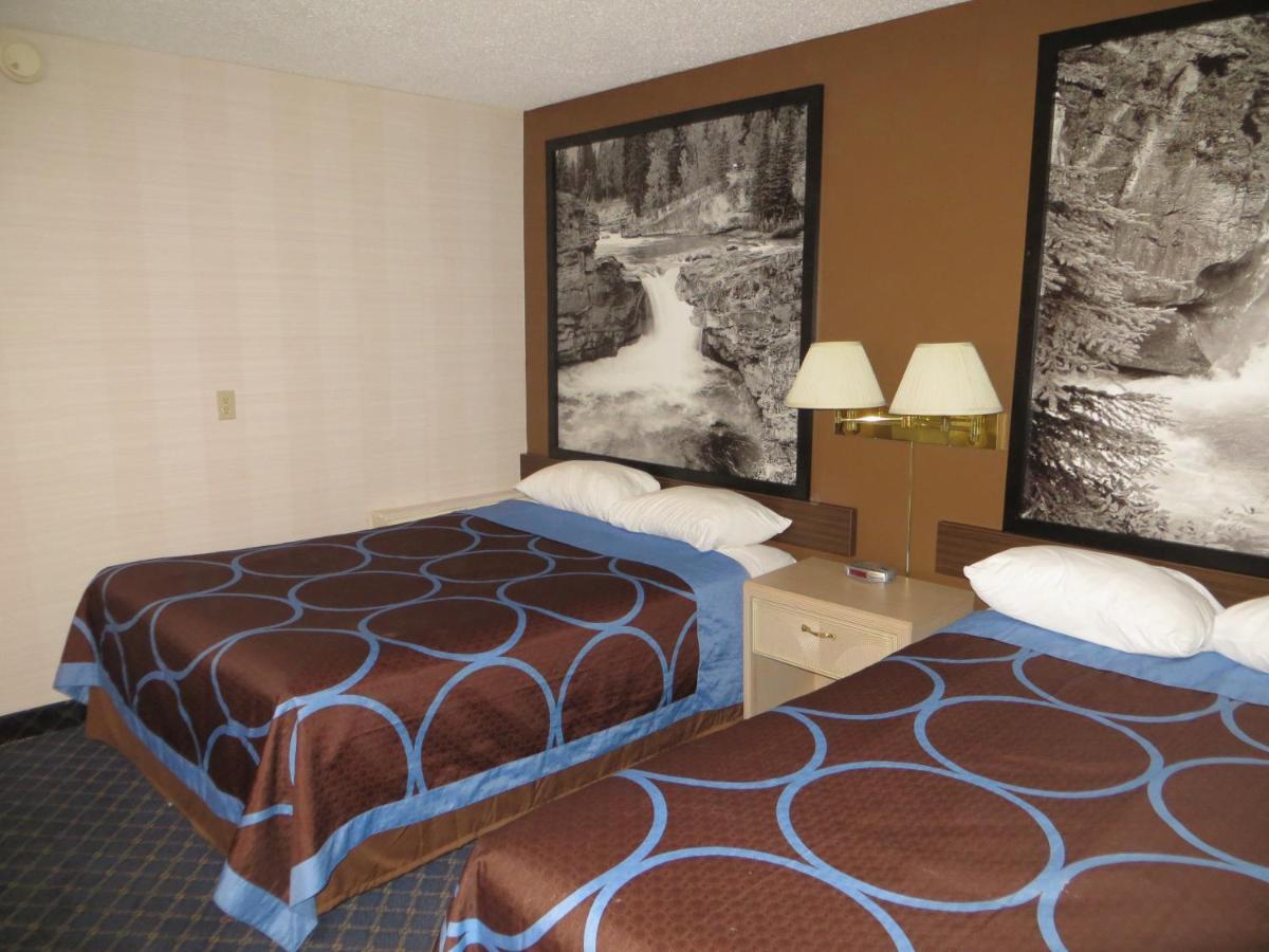 Super 8 By Wyndham Red Deer Hotel Cameră foto