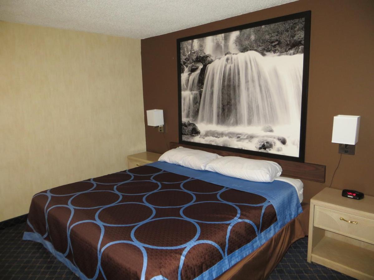 Super 8 By Wyndham Red Deer Hotel Cameră foto
